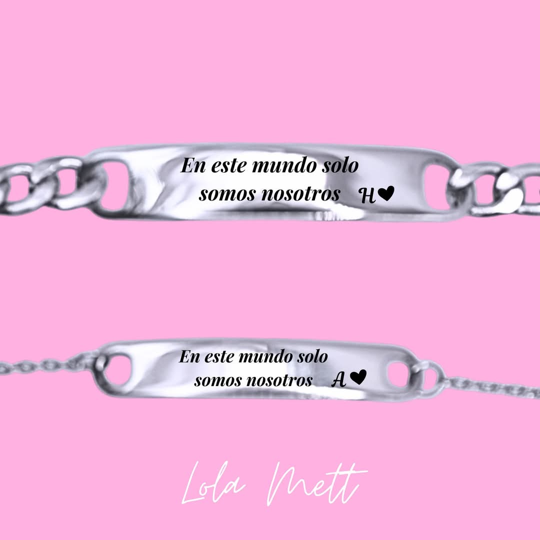 Pulsera tipo esclava con texto