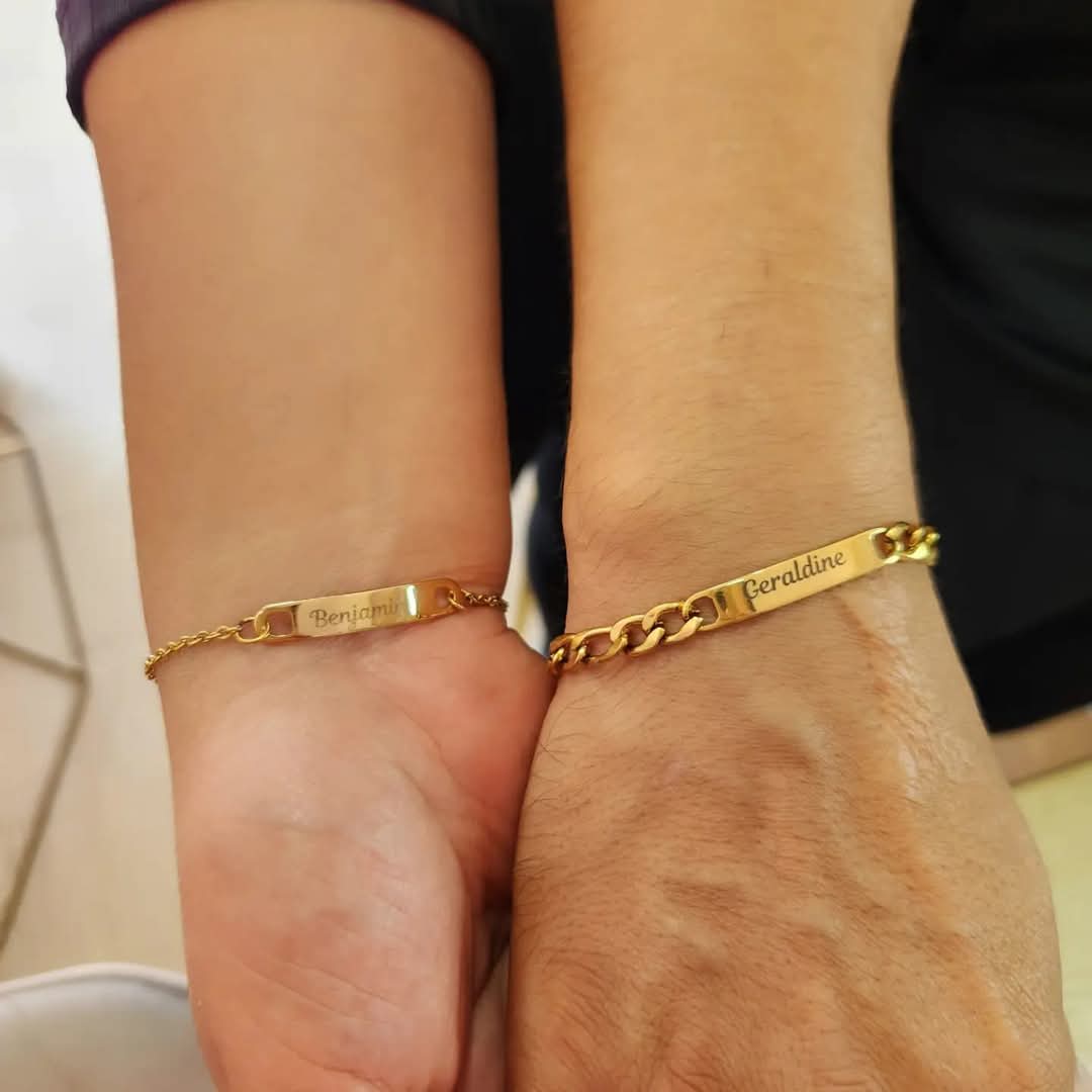 Pulsera tipo esclava con texto